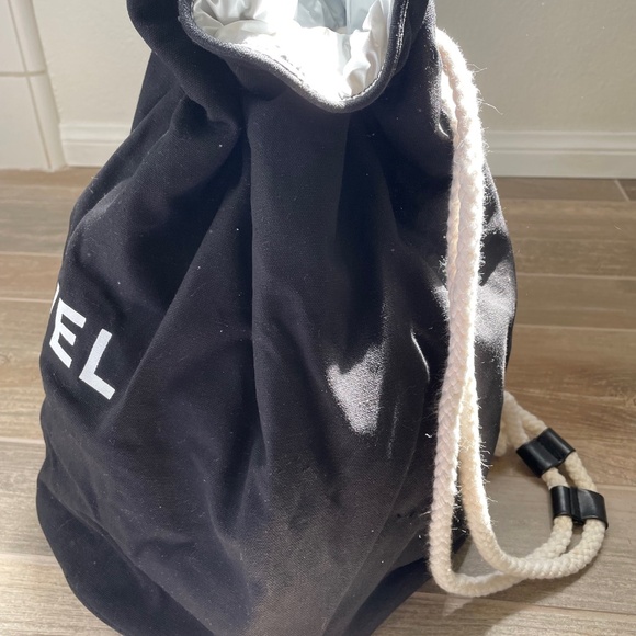 CHANEL Canvas and Rope Drawstring Bucket Bag and Backpack/Beach Bag - Picture 3 of 11